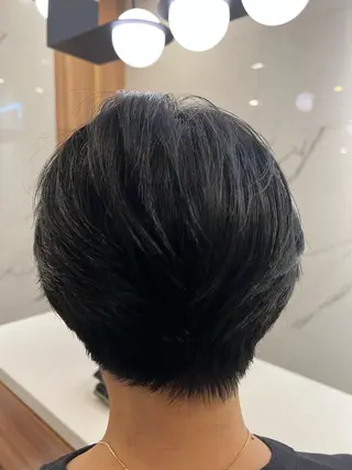 ショート 村中 逸紀のヘアスタイル