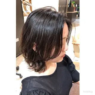 ミディアム 岩間 香純のヘアスタイル