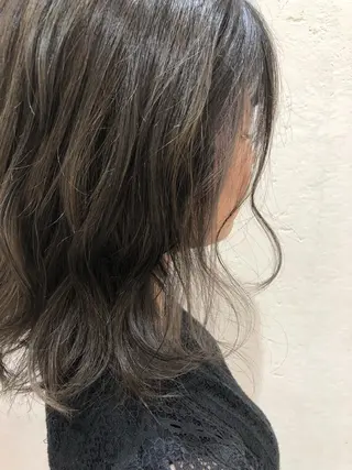 ミディアム カラー 樋渡 侑希のヘアスタイル