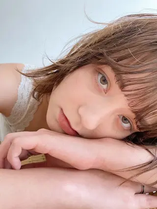 ショート カラー 顔周りレイヤー/韓国 ブリーチminamiのヘアスタイル