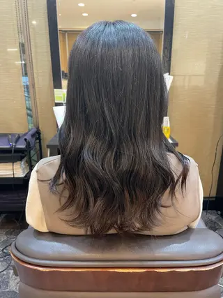 ロング カラー 岸田 怜奈のヘアスタイル