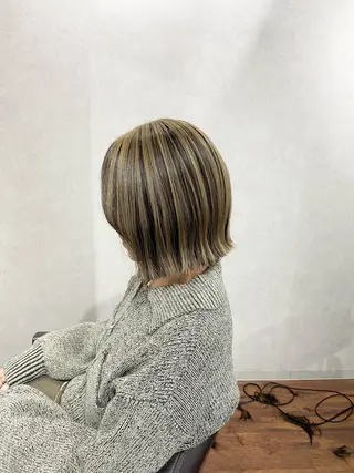 ミディアム _White所属・ＳＨＩ ＺＵのヘアスタイル