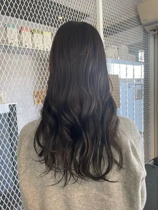 カラー 手塚 由佳のヘアスタイル