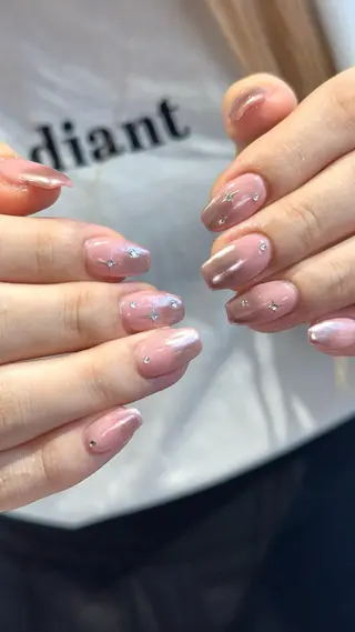 ネイル 🎀韓国レイヤー特化 🎀ベージュ/ミクのヘアスタイル