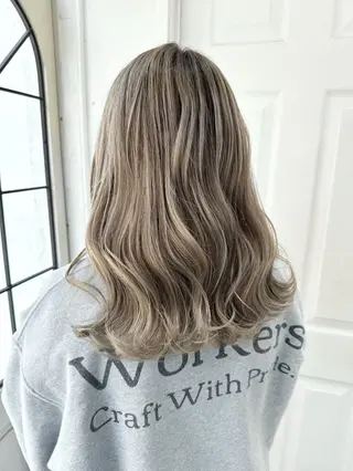 ミディアム カラー uros.所属・中目黒✂︎店長✂︎ TOMOHIROのヘアスタイル