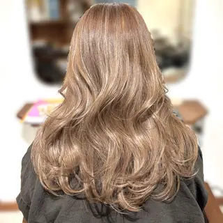 セミロング 坂本 璃里杏のヘアスタイル