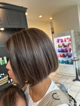 ミディアム ルシードスタイルルッツ所属・佐川 絢のヘアスタイル