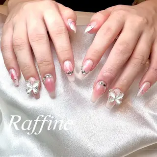 ネイル RAFFINE haru🦋🩵のネイルデザイン