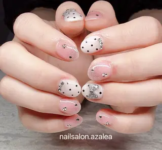 ネイル R inのネイルデザイン