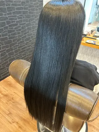 ロング ヤマモト ユイのヘアスタイル