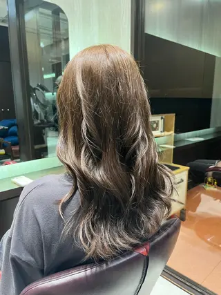 カラー 吉松 舞夏のヘアスタイル