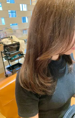 ロング 秋野 遥のヘアスタイル