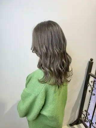 セミロング salowin郡山所属・佐藤 結花のヘアスタイル