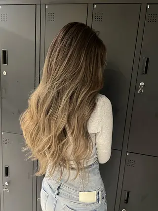 ロング カラー KAEDE🌺Wカ ラー/ホワイトカラーのヘアスタイル