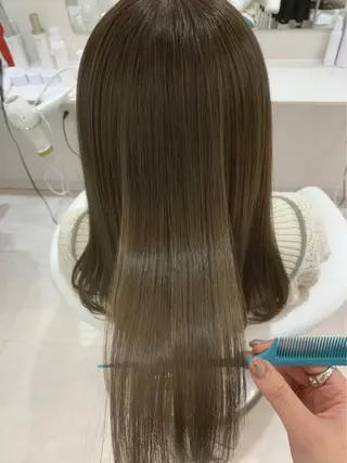 セミロング GOODDAY ヘアサロンのヘアスタイル