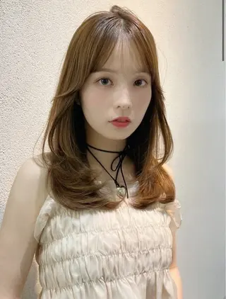 セミロング カラー zina / hiyoriのヘアスタイル