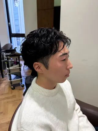 ショート パーマ メンズ 溝口 槙里也のヘアスタイル