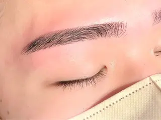 アイブロウ *｡ﾟ☪︎ タカギ イツキ⟡.·のマツエク・マツパデザイン