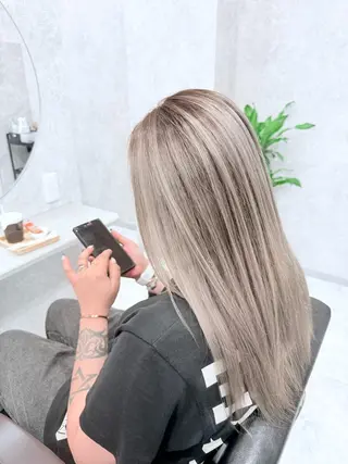 ロング カラー 🌈派手髪ハイトーン 🌈鈴木亮太🌈のヘアスタイル