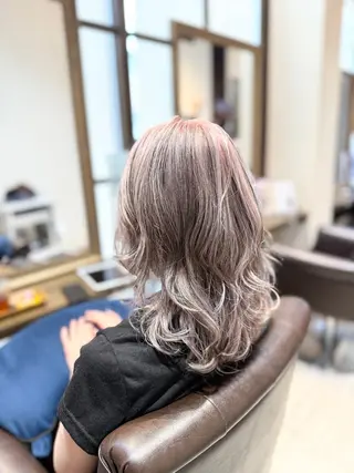 セミロング カラー ハイトーン✨ブリーチ ✨スパ得意✨ミヤタのヘアスタイル