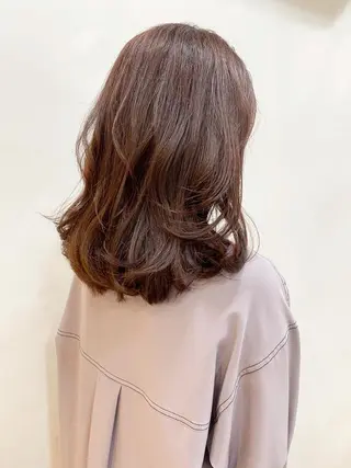 セミロング カラー あずまぐち めぐみのヘアスタイル