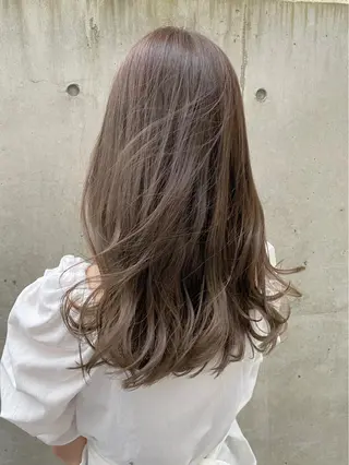 ミディアム レイヤーカット /透明感カラー西田のヘアスタイル