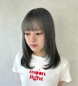 ミディアム Iris by artina 武蔵小杉店【イリス バイ アルティナ】所属・🎼レイヤー/顔周り カット/nene♬のヘアスタイル