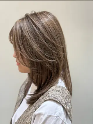 ミディアム カラー ヘアアレンジ NYNYイオン四條畷 村上 心のヘアスタイル