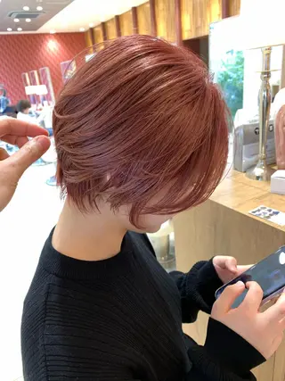 ショート graxi'    グラシー所属・ブリーチ/ハイトーン SERINAのヘアスタイル