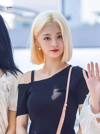 カラー 莉乃/縮毛矯正/髪質 改善/艶カラーのヘアスタイル