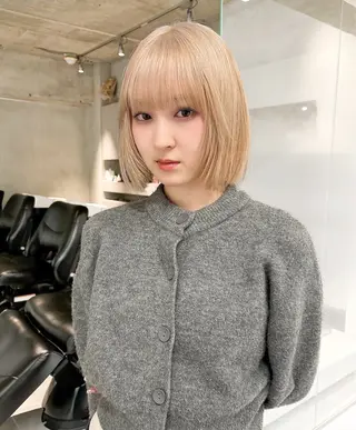 ミディアム カラー Qin share salon 原宿店所属・🫧艶ハイトーン 特化🫧ライヤのヘアスタイル