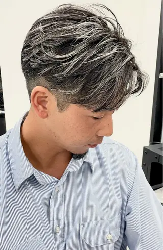 ショート カラー メンズ sol by gisele所属・takumi/パーマ /バレイヤージュのヘアスタイル