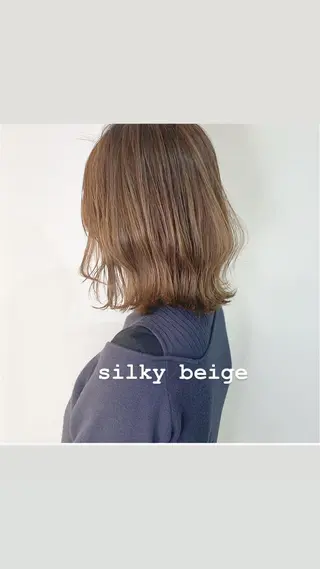 ミディアム 家里 圭子のヘアスタイル