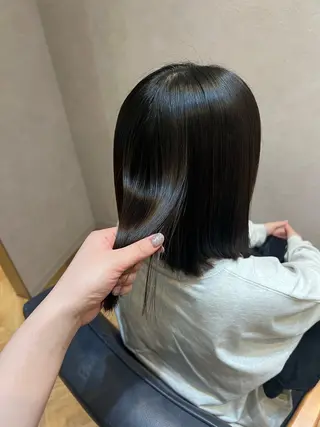 ミディアム "今"だけでない美髪 KOTOMIのヘアスタイル