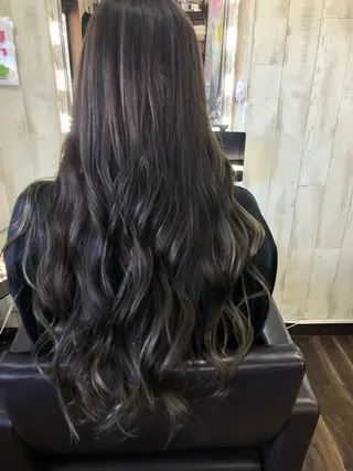 ロング カラー モリナガ ヒトミのヘアスタイル