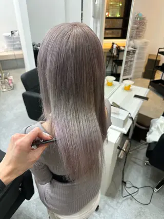 ロング 奥本 侑 ハイトーン、髪質改善のヘアスタイル