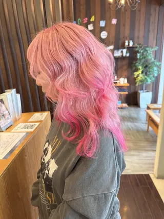 セミロング カラー 具志 正太のヘアスタイル