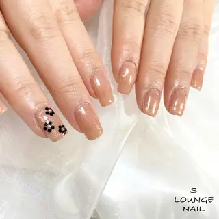 ネイル S LOUNGE NAIL所属・パーツたくさん🍓 SUMIのネイルデザイン