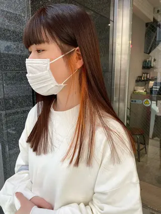 ロング カラー オリーブ/アッシュ やわらか透明感カラーのヘアスタイル