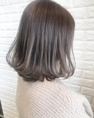 ショート カラー 西本 夏美のヘアスタイル