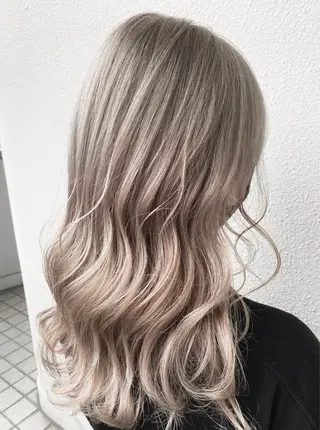 セミロング カラー Fbeauty所属・ブリーチ koheiのヘアスタイル