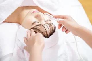 ショート カラー パーマ ヘアアレンジ メンズ キッズ ネイル マツエク・マツパ アイブロウ Chloe-クロエ- 脱毛/フェイシャルのエステ・リラクイメージ