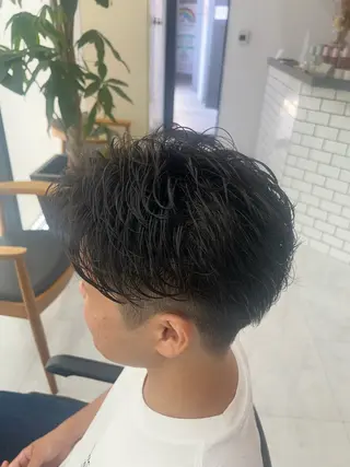 メンズ ダブルカラー寒色系 ボリューム改善ハヤトのヘアスタイル