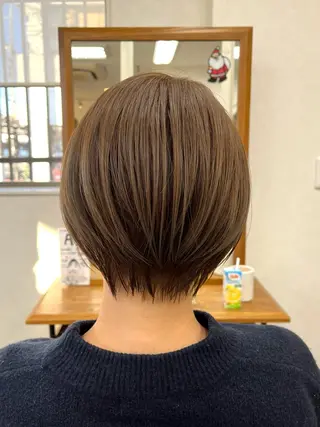 ショート Ring  by Moremuu所属・issy/ハイライト ハイトーン／レイヤーのヘアスタイル