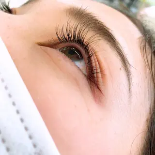 マツエク・マツパ 🤎ベージュカラー 🐶メンズパーマのヘアスタイル