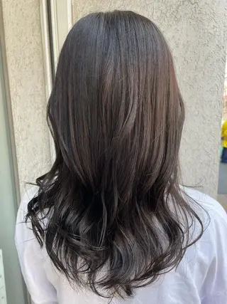 ミディアム カラー CoCooN Hiromiのヘアスタイル
