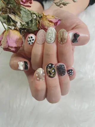 ネイル 🦋ネイルサロン ブラン🌈ゆりのネイルデザイン