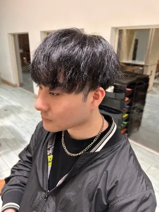 カラー メンズ 井上 莉緒のヘアスタイル