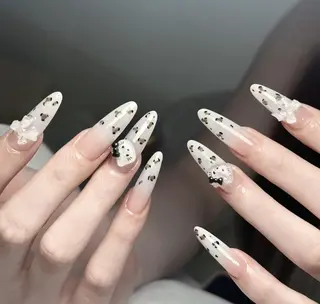 ネイル Pure&Rich Nailのネイルデザイン