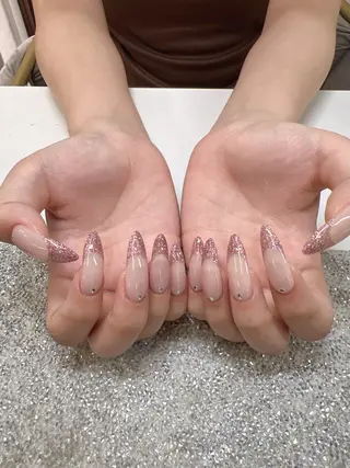 ネイル Guarendo錦糸町店所属・ガレンドウ 白澤 愛子のネイルデザイン